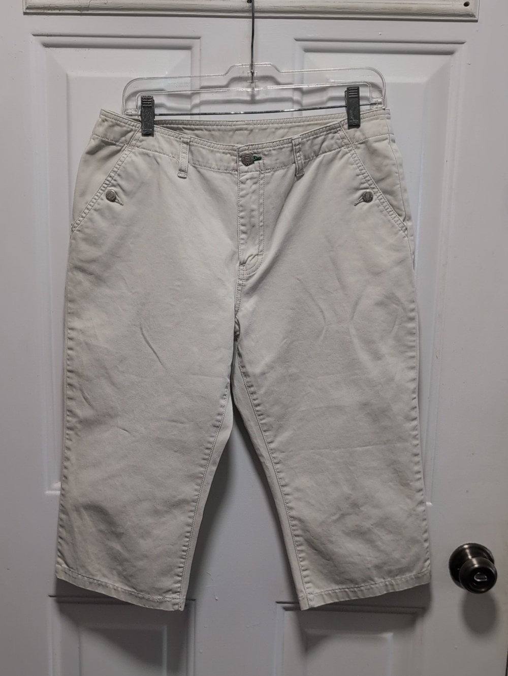 Women's Cream Flat Front Capri Pants